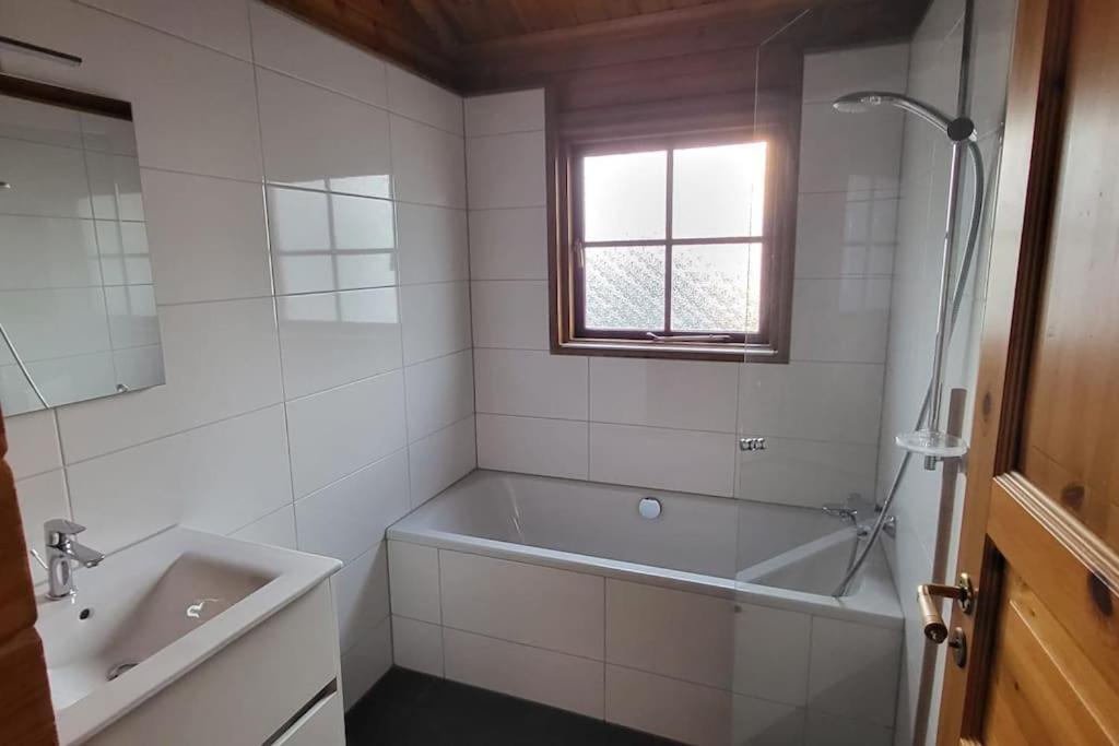 Sauna Bungalow Uppsala Gramsbergen المظهر الخارجي الصورة